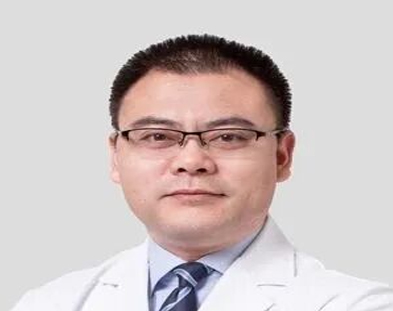 从急诊到血管外科，深耕20余年！这位专家在血管瘤、静脉曲张等疾病治疗上造诣深厚